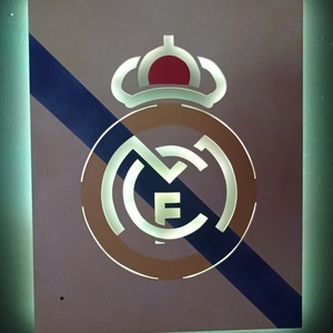 Real Madrid logo, világító falikép - otthon & lakás - dekoráció - kép & falikép - fából készült kép - Meska.hu