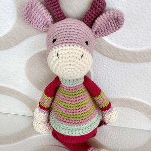 Zsiráf  - színes csíkos pulcsi - bordó nadrág - amigurumi - horgolt figura, Játék & Sport, Plüssállat & Játékfigura, Zsiráf, Horgolás, MESKA