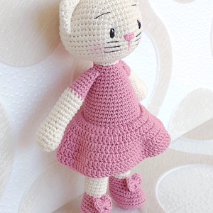  Horgolt fehér cica kislány - rózsaszínben - amigurumi - Meska.hu