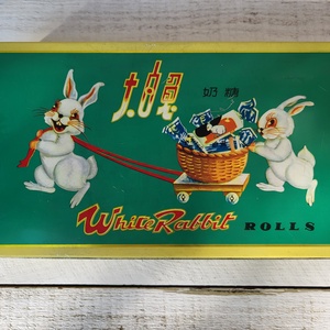 Vintage,retro, ikonikus White Rabbit Rolls fém cukorkásdoboz_China - Meska.hu