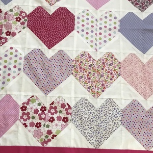 Patchwork falvédő, takaró rózsaszín-türkiz szivecskés - otthon & életmód - lakástextil - falvédő - Meska.hu