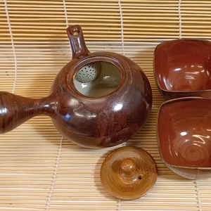 Nyeles teáskanna (kyusu) kettő csészével - otthon & életmód - konyhafelszerelés, tálalás - konyhai tárolás - tea & kávé tárolás - Meska.hu