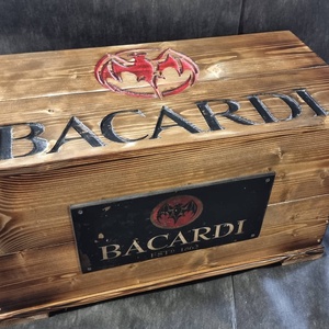 Bacardi faláda, Otthon & Életmód, Bútor, Más bútor, Famegmunkálás, MESKA