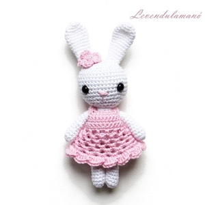 Horgolt fehér nyuszilány rózsaszín ruhában amigurumi - Meska.hu