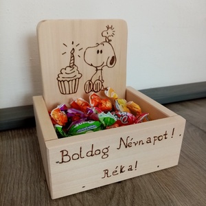 Boldog névnapot! - cukorkatartó box, Otthon & Lakás, Dekoráció, Asztal és polc dekoráció, Díszdoboz, Festett tárgyak, Gravírozás, pirográfia, MESKA