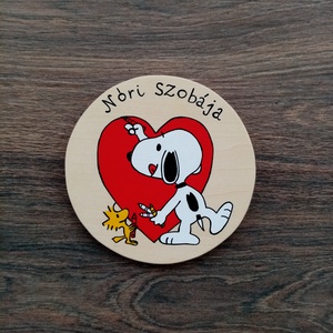 Snoopy ajtójelölő tábla, ajtó jelölő tábla, ajtódísz, kopogtató - otthon & életmód - babaszoba, gyerekszoba - gyerek névtábla - Meska.hu