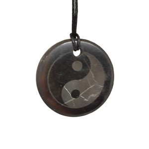 Shungit medál gravírozott yin yang 30mm, Ékszer, Nyaklánc, Medál, , MESKA