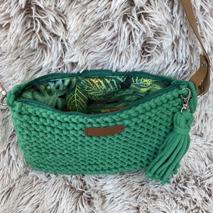 Amaya zöld kötött crossbody táska - táska & tok - kézitáska & válltáska - vállon átvethető táska - Meska.hu