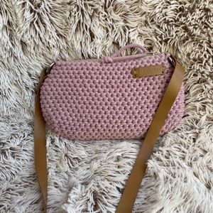 Rose rózsaszín horgolt crossbody táska - táska & tok - kézitáska & válltáska - vállon átvethető táska - Meska.hu