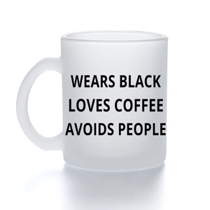 Wears black, loves coffee, avoids people - üveg bögre 330 ml, Otthon & Lakás, Konyhafelszerelés, tálalás, Tálalás, Bögre & Csésze, Mindenmás, MESKA