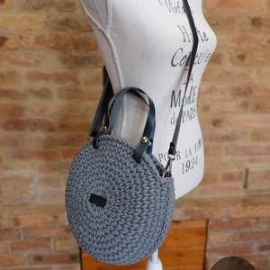 Horgolt női körtáska STONE GREY színben - Crossbody - táska & tok - kézitáska & válltáska - vállon átvethető táska - Meska.hu