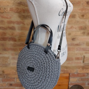 Horgolt női körtáska STONE GREY színben - Crossbody - táska & tok - kézitáska & válltáska - vállon átvethető táska - Meska.hu