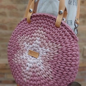 Horgolt női körtáska BLOSSOM színben - csillaggal a közepén - Crossbody - táska & tok - kézitáska & válltáska - vállon átvethető táska - Meska.hu