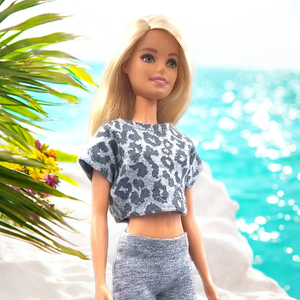 Oversized, szürke párducmintás rövid barbie póló  - ruha barbie típusú babákhoz - játék & sport - baba & babaház - barbie ruhák - Meska.hu