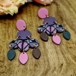 Tavaszi kaleidoszkóp mintás, pink, zöld, lila, szürke lógós süthető gyurma fülbevaló. Polymer clay. Ajándék. - ékszer - fülbevaló - lógó fülbevaló - Meska.hu