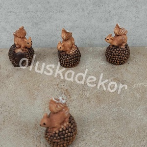 Mini mókus gesztenyén, Kellékek & szerszámok, Dekorációs kellékek, Figurák, Virágkötés, Mindenmás, MESKA