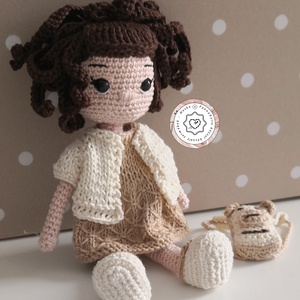 Horgolt amigurumi baba, öltöztethető kislány, levehető kötött ruhával, pamutból készült játék, dekoráció, Játék & Sport, Baba & babaház, Baba, Horgolás, Kötés, MESKA