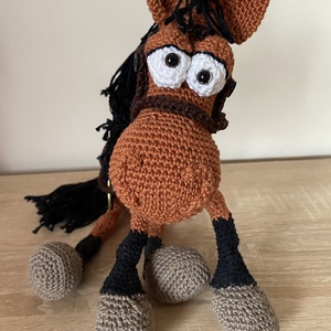 Horgolt ló , lovacska kantárral, nyereggel amigurumi - játék & sport - plüssállat & játékfigura - ló - Meska.hu