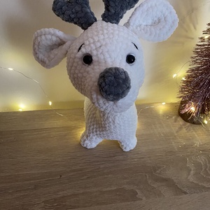 Horgolt rénszarvas amigurumi (Messza) - karácsony - karácsonyi lakásdekoráció - karácsonyi manók, figurák - Meska.hu