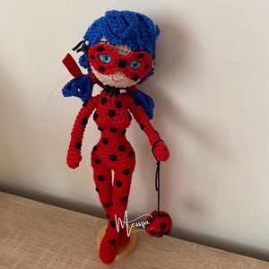 Horgolt Miraculous katicabogár katicalány figura , amigurumi (Messza) - Meska.hu