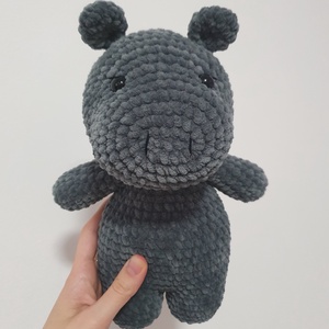 Horgolt amigurumi plüss szürke víziló, Játék & Sport, Plüssállat & Játékfigura, Más figura, Horgolás, MESKA