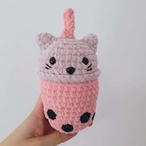 Horgolt amigurumi plüss cicás bubble tea, Játék & Sport, Plüssállat & Játékfigura, Cica, Horgolás, MESKA