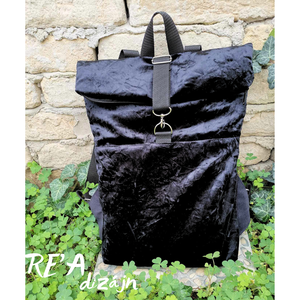 RE'A dizájn Glossy Black rolltop hátizsák  M méret, Táska & Tok, Hátizsák, Roll top hátizsák, Varrás, MESKA