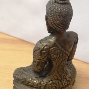 Meditáló Buddha kis méretű bronz szobor Indonéziából. 8,5cm. - művészet - szobor - fém - Meska.hu