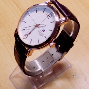 Tommy Hilfiger 4434 Watch Aranyozott tokban, krokodil mintás varrott bőr szíjjal - ékszer - karóra és ékszeróra - karóra - Meska.hu