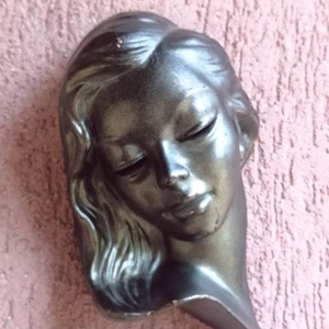 Grey Lady Art Deco Mázas, égetett kerámia dombormű, Németországból 1958 - otthon & életmód - dekoráció - fali és függő dekoráció - függődísz - Meska.hu