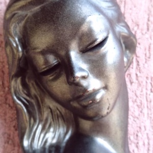 Grey Lady Art Deco Mázas, égetett kerámia dombormű, Németországból 1958, Otthon & Életmód, Dekoráció, Fali és függő dekoráció, Függődísz, Kerámia, MESKA