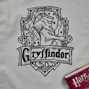 Griffendél - Harry Potteres rajzolt vászontáska - táska & tok - bevásárlás & shopper táska - shopper, textiltáska, szatyor - Meska.hu