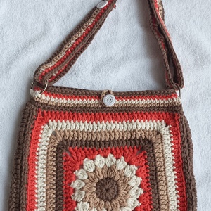 Horgolt válltáska, oldaltáska, crossbody föld színekben mandala szerű mintával , Táska & Tok, Kézitáska & válltáska, Vállon átvethető táska, Horgolás, MESKA