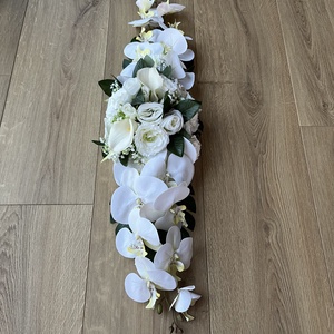 Fehér esküvői asztaldísz - orchidea, liziantusz, rózsa hosszú 60 cm főasztal - esküvő - dekoráció - asztaldísz - Meska.hu