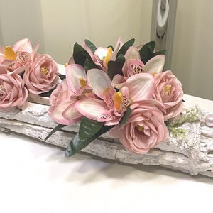 Orchidea és rózsa fakéreg asztaldísz, Otthon & Lakás, Dekoráció, Asztal és polc dekoráció, Asztaldísz, Virágkötés, MESKA