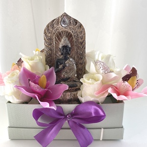 Buddha  orchidea virágok között virágdoboz, virágbox, asztaldísz, Otthon & Lakás, Dekoráció, Virágdísz és tartó, Csokor & Virágdísz, Virágkötés, MESKA