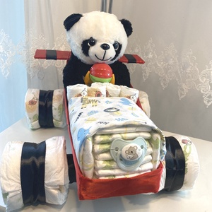 Pandás autó pelenkatorta, 2-5 kg pelenkatorony, babaváró csomag - Meska.hu